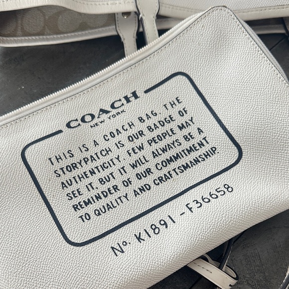 Coach Cream Leather Reversible Tote Bag w/pouch - Picture 4 of 5